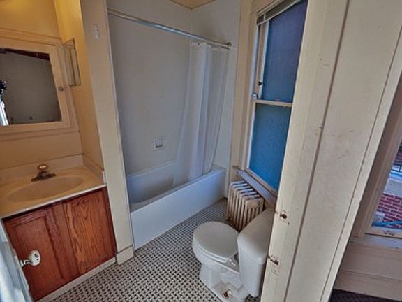 5th image of 137-139 Langdon St #2B-1Ba