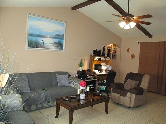 4th image of 2313 SE 8th Ave