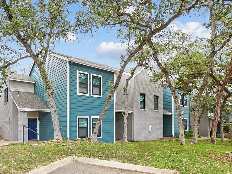 Apex Apartments