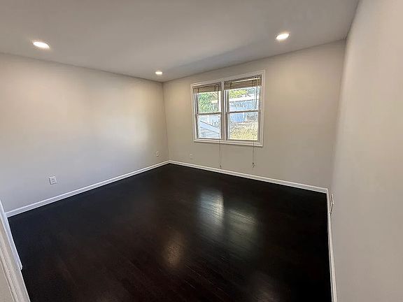2nd image of 627 Mola Blvd
