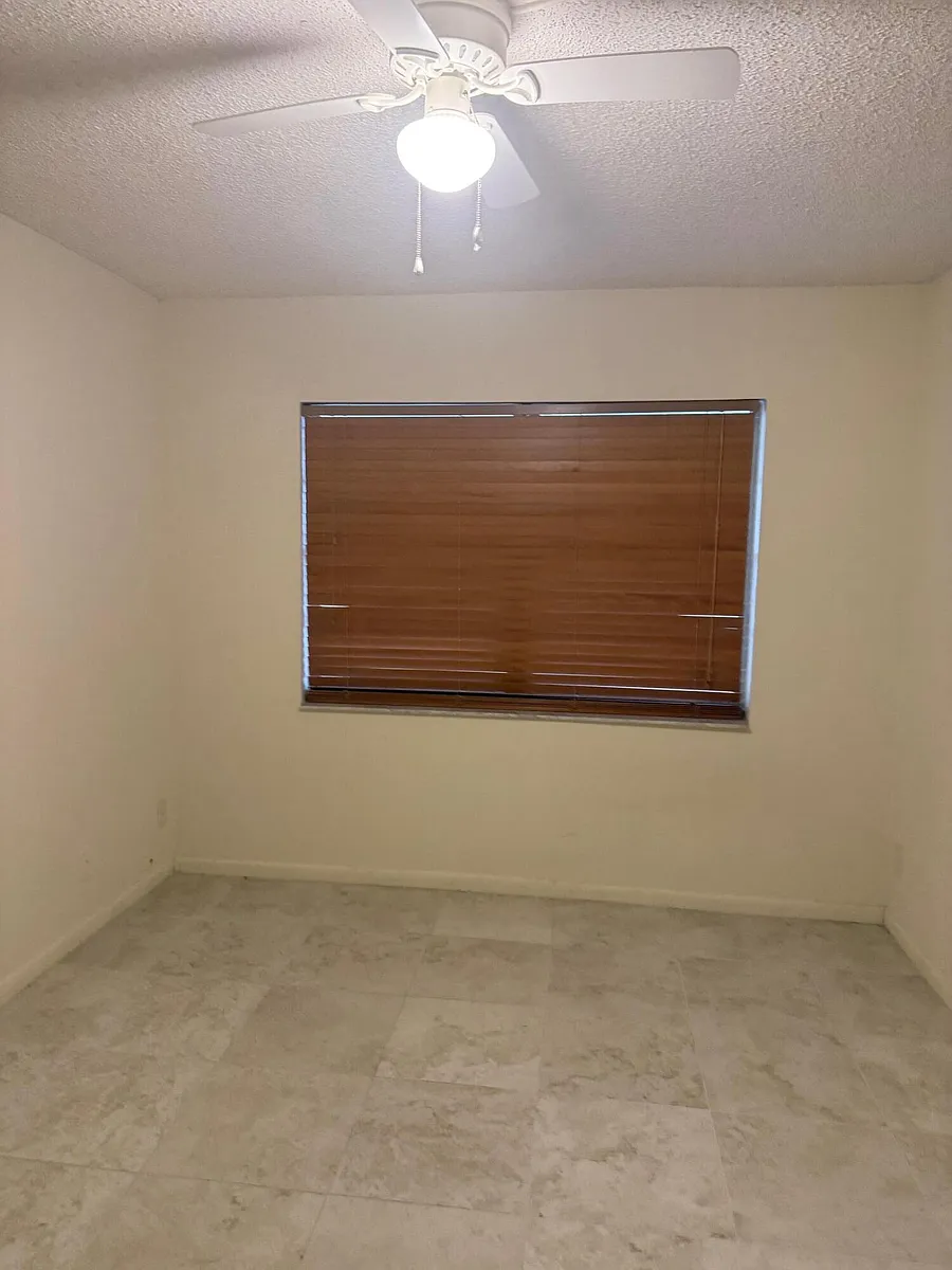 Building Photo - 4394 NW 9th Ave #20-1A