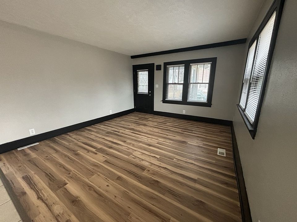 1st image of 2829 Kenmore Ave