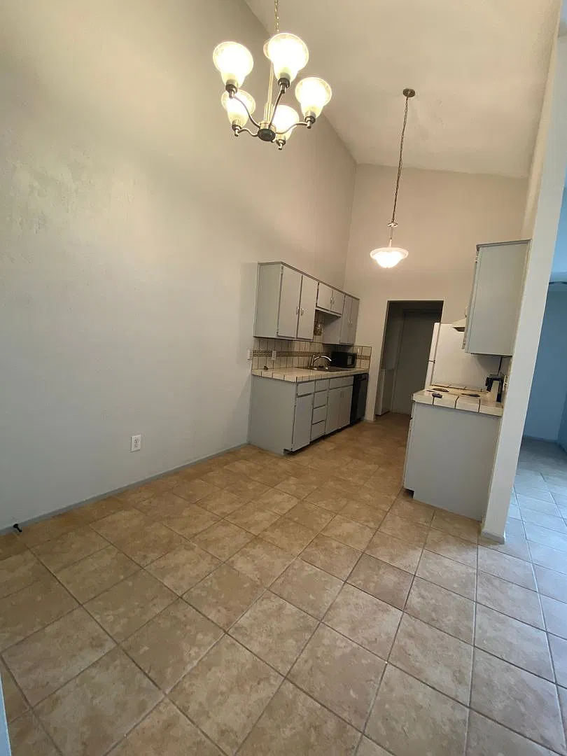 LVM 509 N Dover Avenue — Photo 4