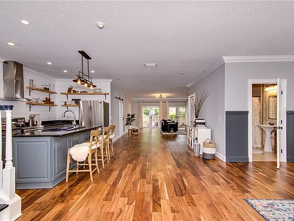 5th image of 1116 Orange Ave