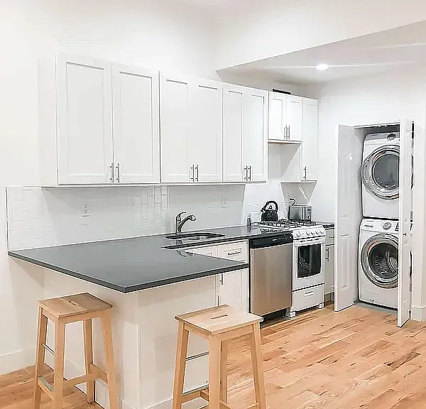 424 Hart St #1 — Photo 1