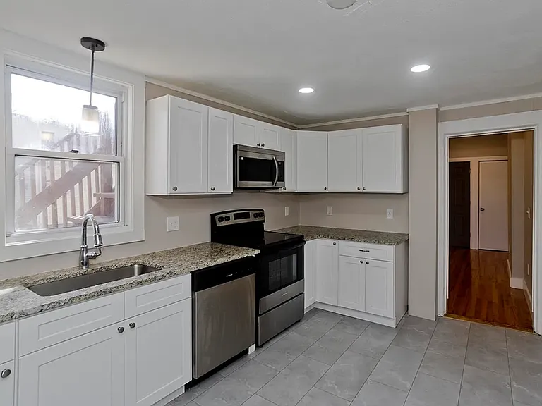 13 Hampden St — Photo 2