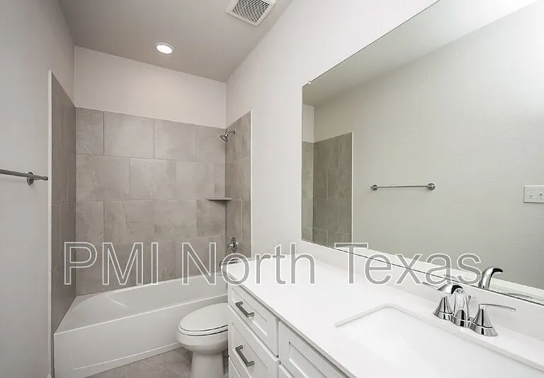 3006 Camellia St — Photo 3
