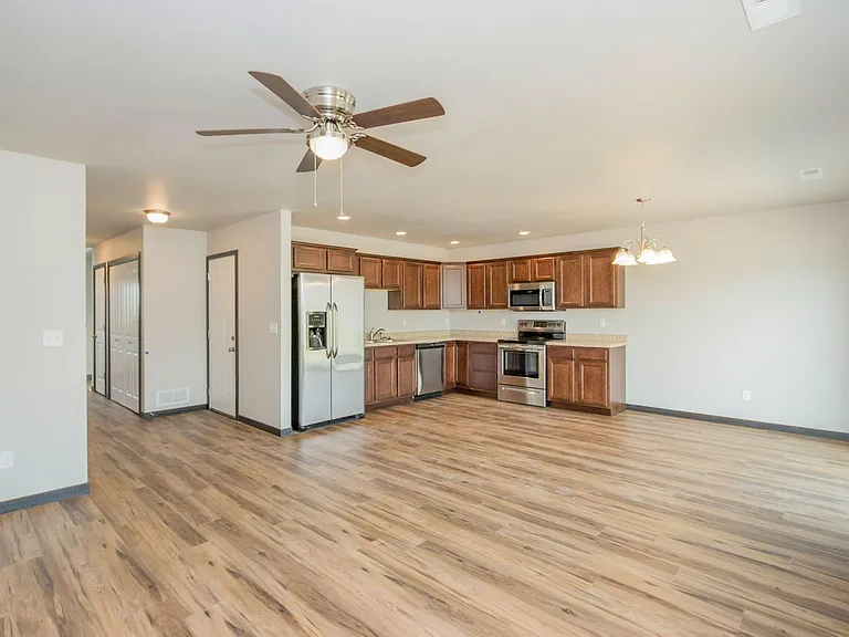 109 Madison Ln — Photo 1