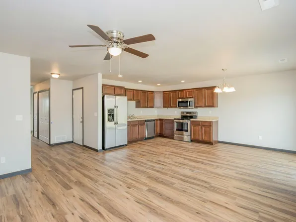 109 Madison Ln, West Branch, IA 52358