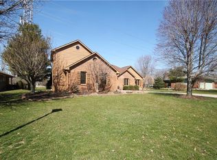 4688 W Hunters Ridge Ln, Greenwood, IN 46143