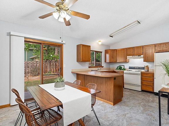 5th image of 1407 Wildwood Rd
