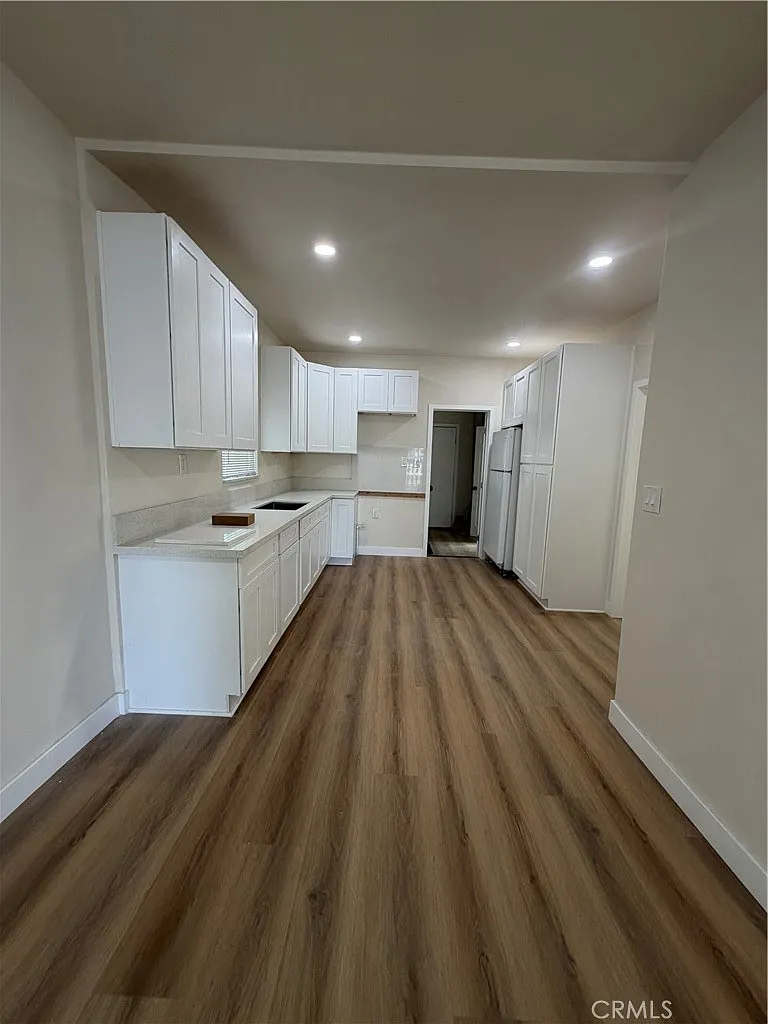 3 bed, 922 sqft, $2,650 — Photo 2