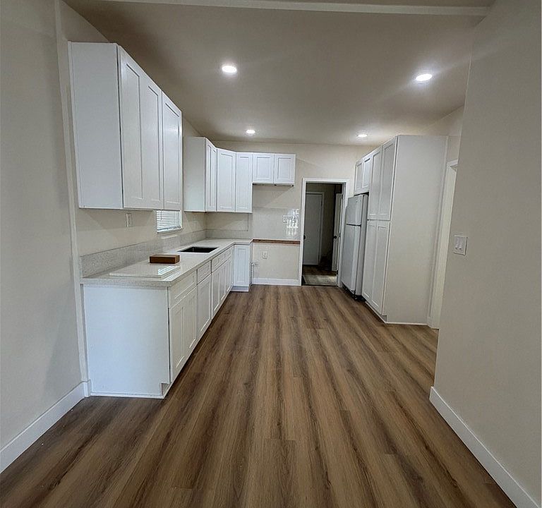 2nd image of 134 E M St