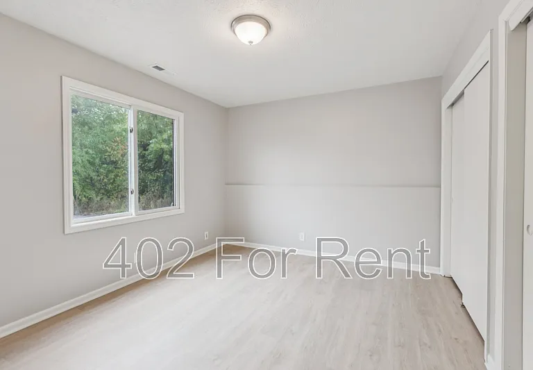 8005 S 48th Ave #2 — Photo 15