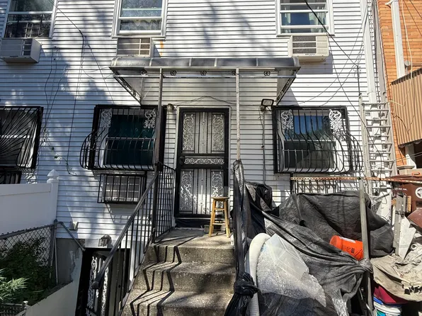 1152 Jefferson Avenue image 15 of 16