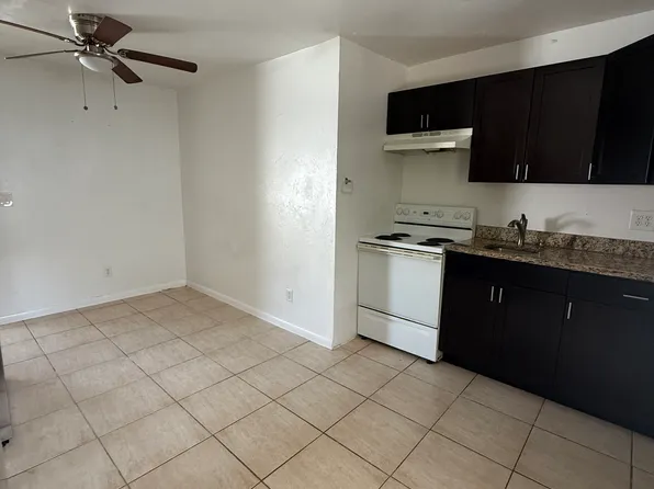 1290 Highlands Dr APT 2, Naples, FL 34103