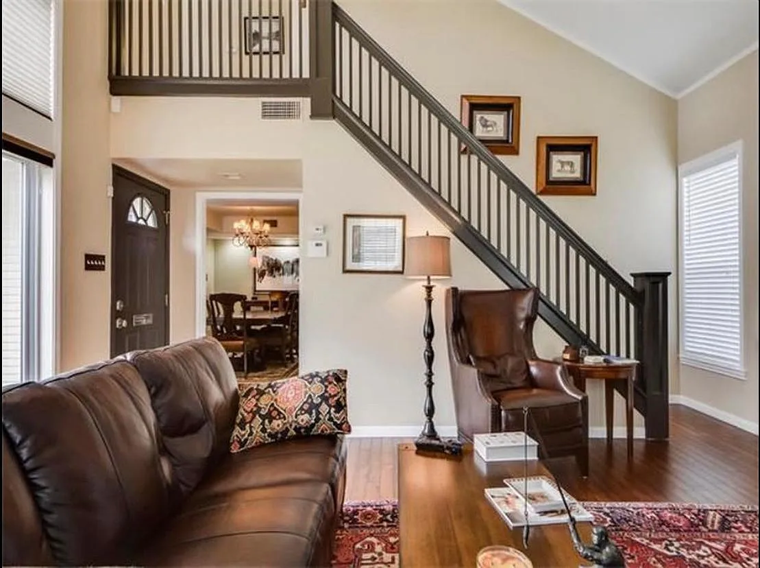 3 bed, 1716 sqft, $4,250 — Photo 3