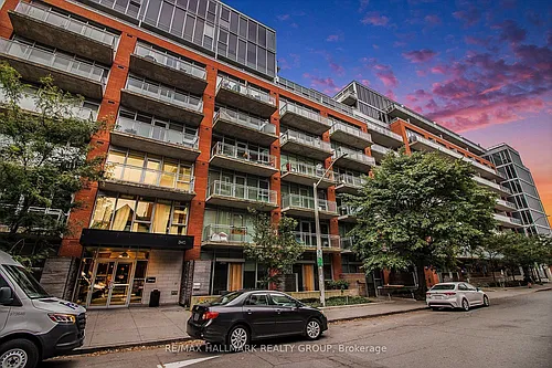 340 McLeod St Photo 1
