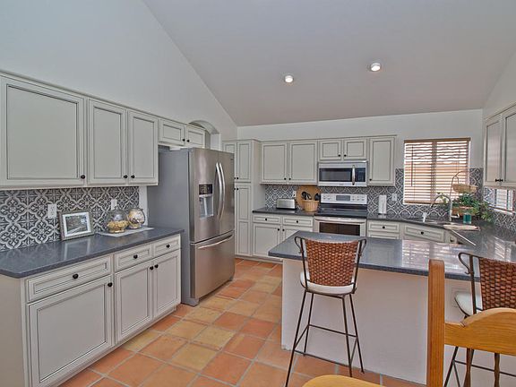 3rd image of 2833 E Hononegh Dr