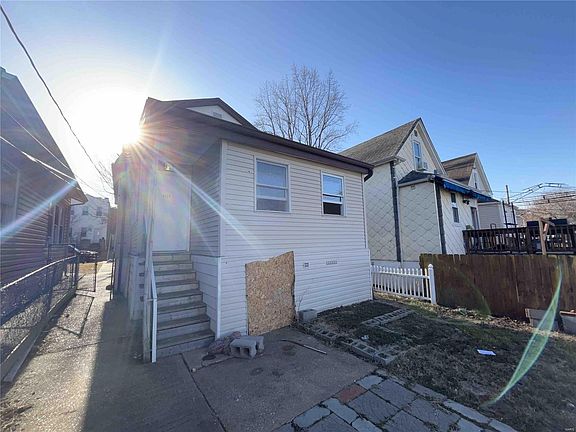 3rd image of 4723 Varrelmann Ave