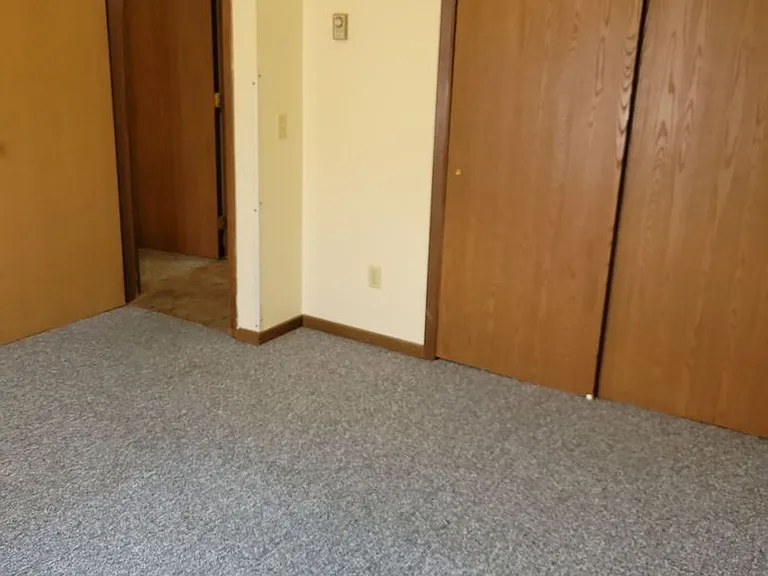 235 W Johnson St — Photo 19