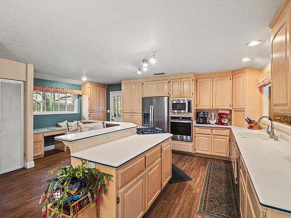 3rd image of 3710 Orchard Ln