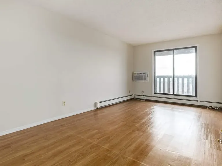 5 Russell Dr — Photo 8