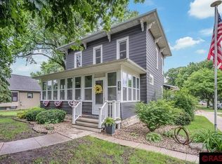 327 N Main St, Blue Earth, MN 56013