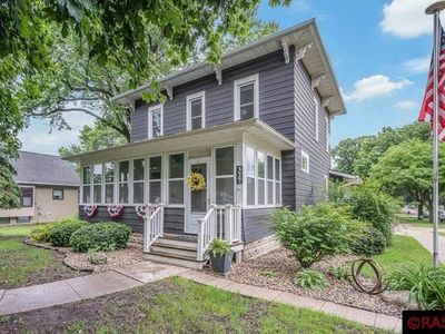 327 N Main St, Blue Earth, MN, 56013
