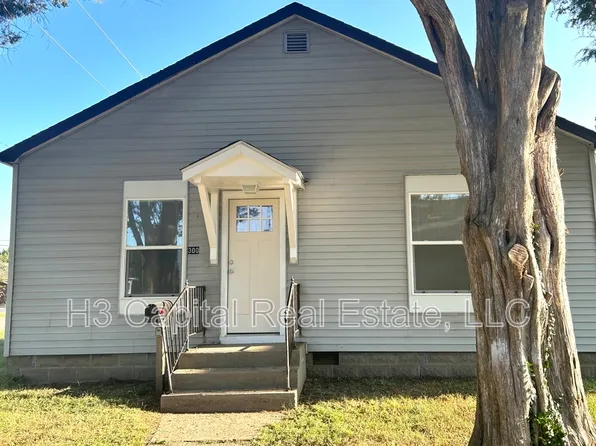 300 W Baker St, Gillespie, IL 62033