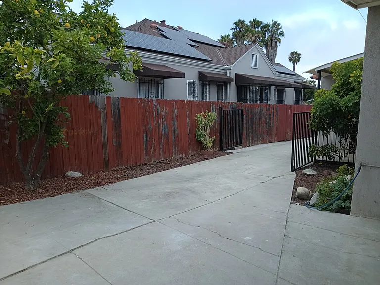 5414 S Victoria Ave — Photo 7