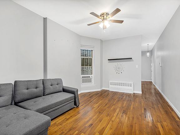 3rd image of 325 W 43rd St #5C