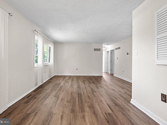 3rd image of 8203 Brandon Dr