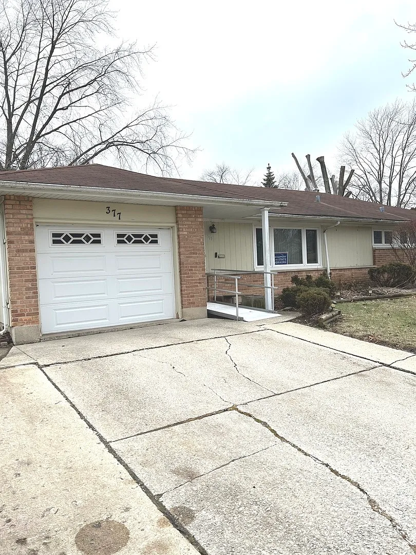 377 Westgate Dr photo 1