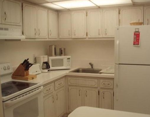 4th image of 2545 S Bayshore Dr APT 205