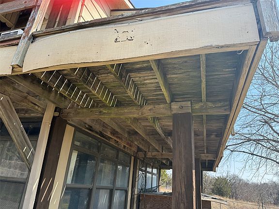 5th image of 4103 White Settlement Rd