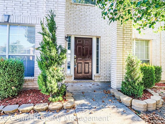 3rd image of 5564 Lawnsberry Dr