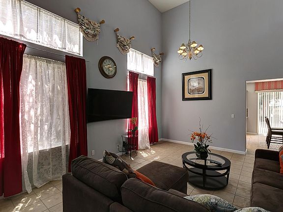 3rd image of 17 Amberwood Cir