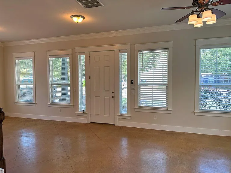 505 W North Loop Blvd #A — Photo 11