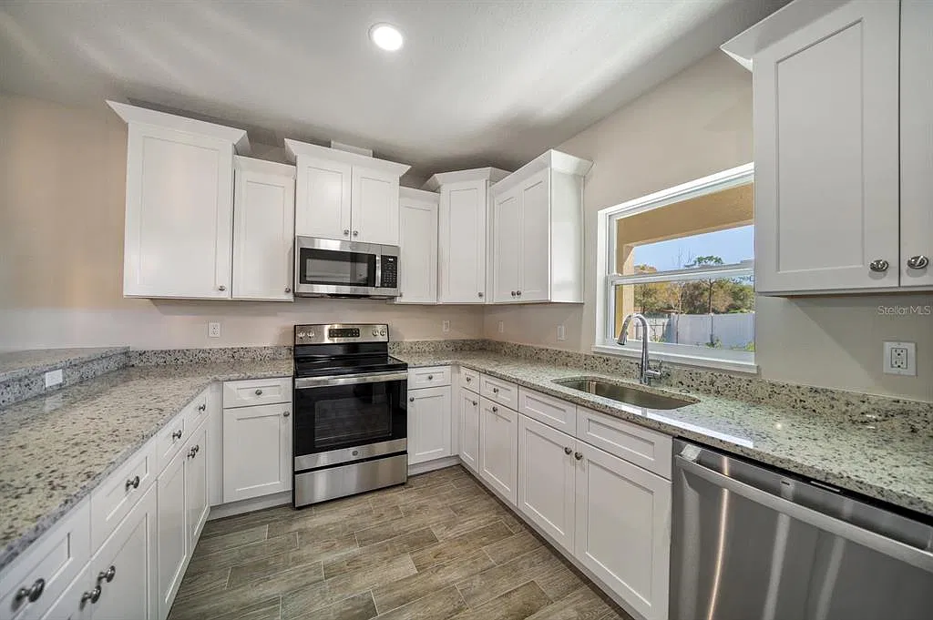 3 bed, 2.5 bath, 1800 sqft, $2,550 — Photo 4