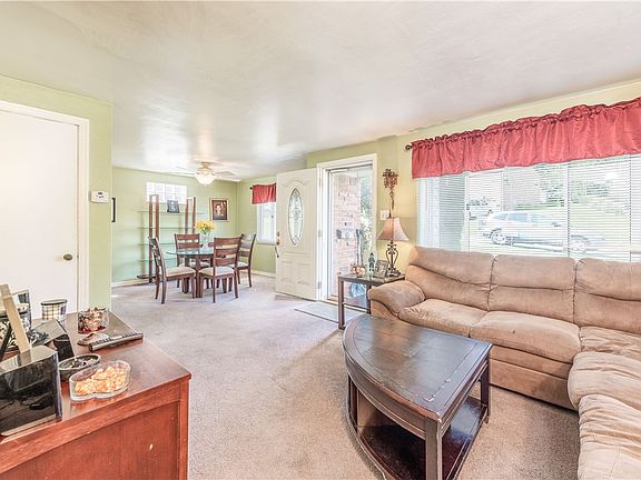 4th image of 1044 Thornwood Dr