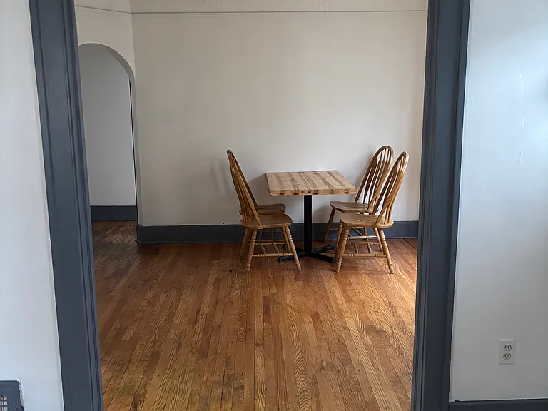 1419 University Ave — Photo 2