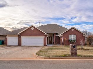 3909 Beachcomber Dr, Yukon, OK 73099
