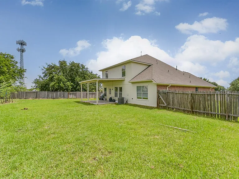 7102 Calix Ln — Photo 6