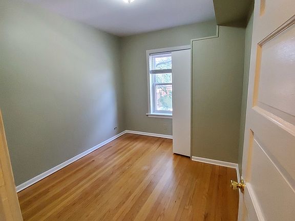 5th image of 6623 N Lakewood Ave APT 2D