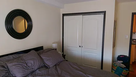 Rented by Cezanne Outlet LLC