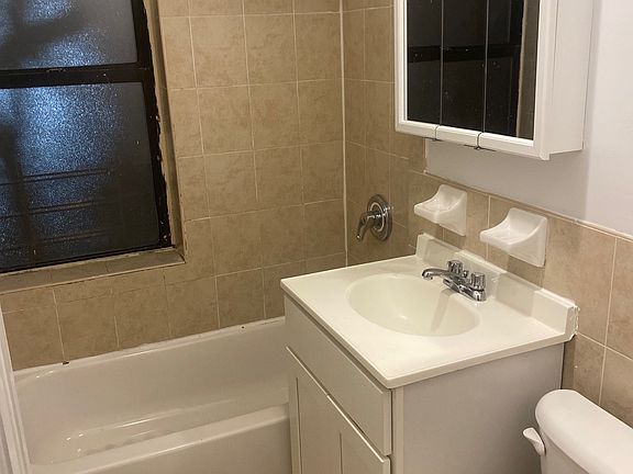 5th image of 2-4 Berkeley Ave #3EE