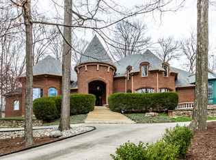 8211 Traders Hollow Ct, Indianapolis, IN 46278