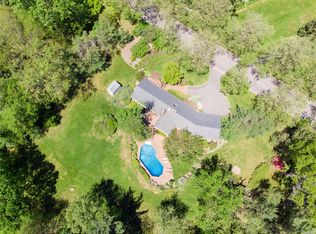 10 Snowball Dr, Cold Spring Harbor, NY 11724