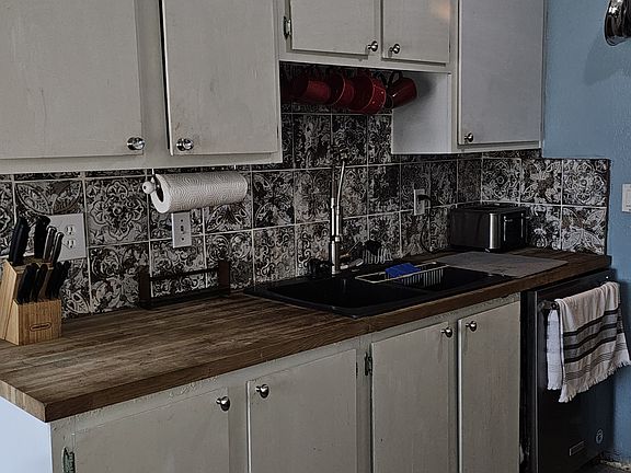 5th image of 3399 Crystal Ln